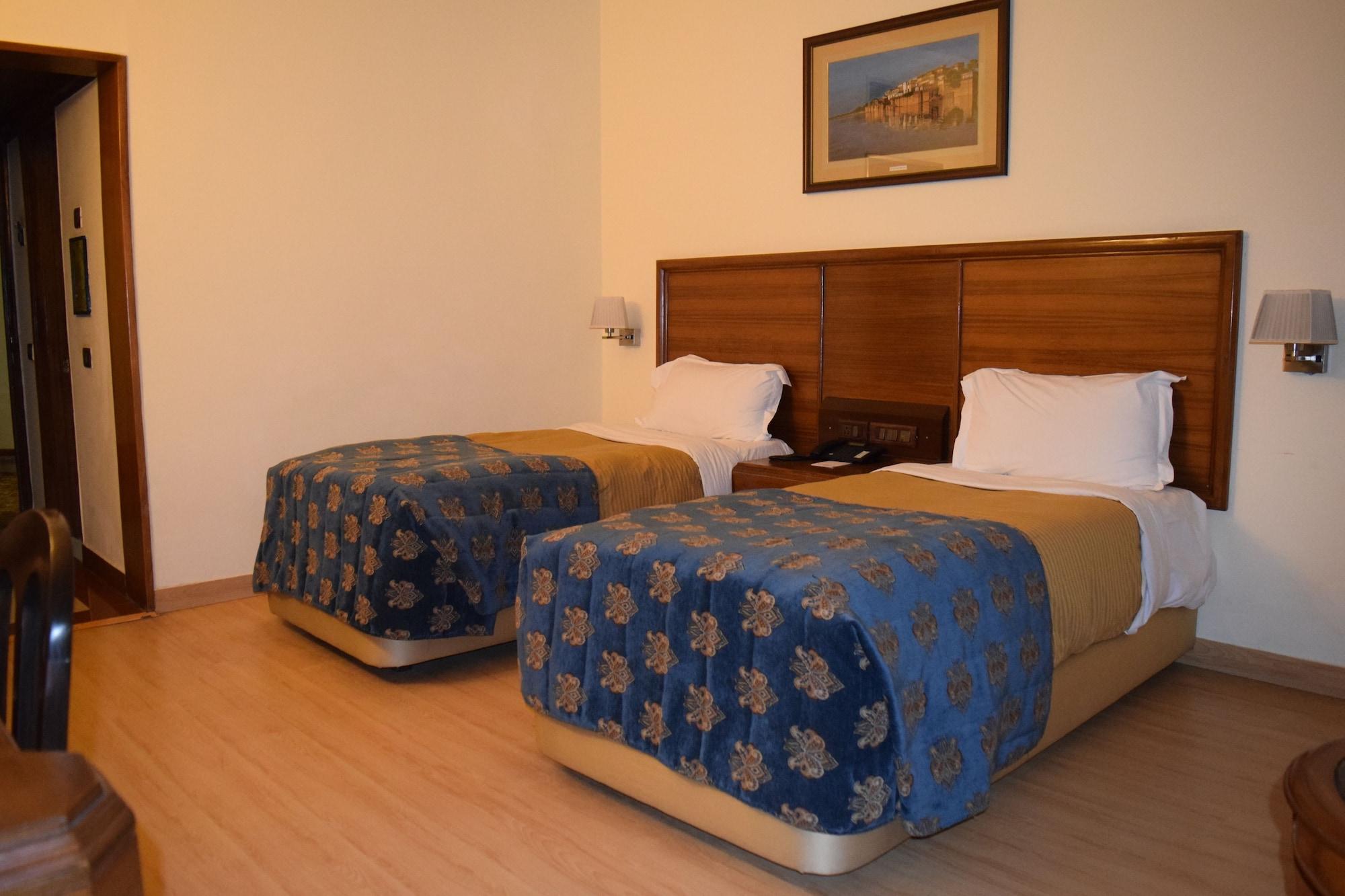 Hotel Samrat, New Delhi Extérieur photo