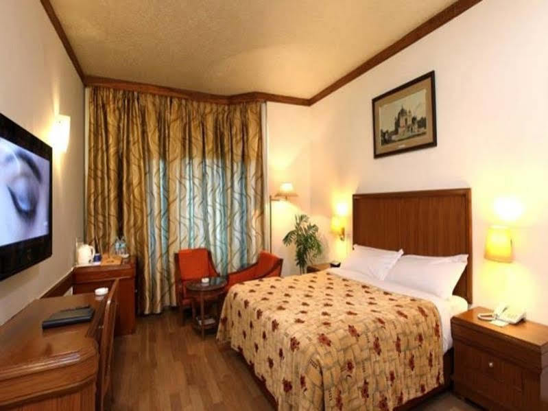 Hotel Samrat, New Delhi Extérieur photo