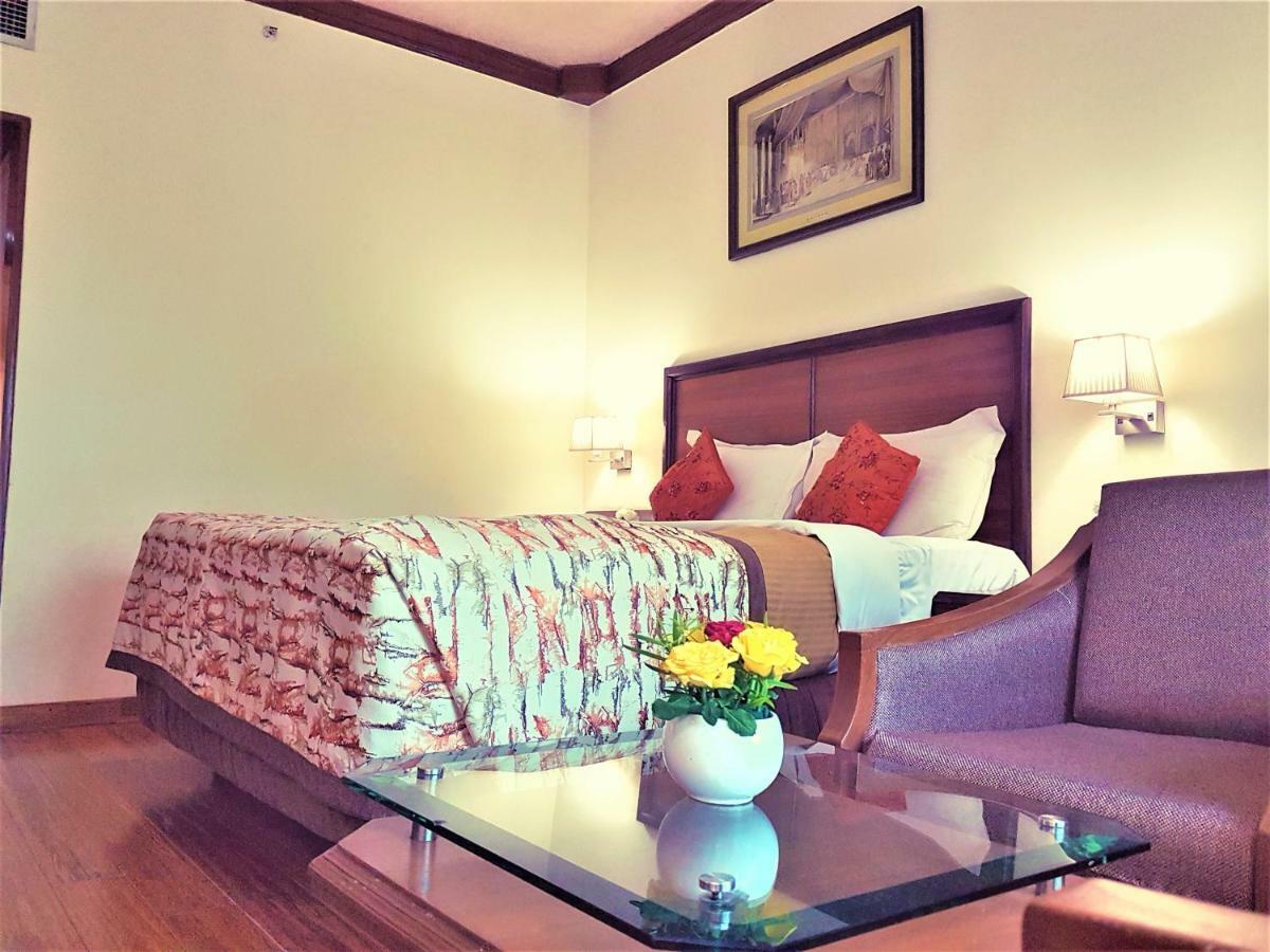 Hotel Samrat, New Delhi Extérieur photo